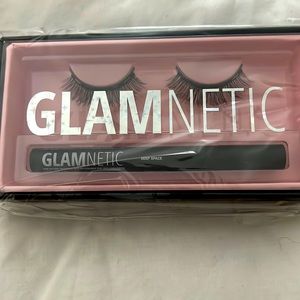 Glamnetic lashes one set new unopened package